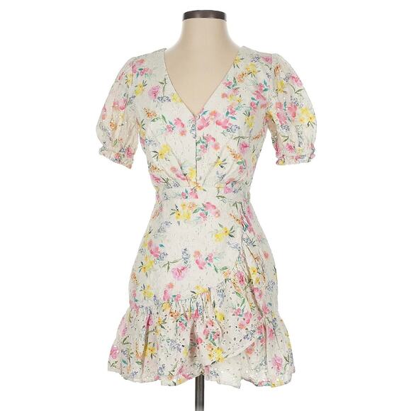 Yumi Kim Floral Eyelet Puff Sleeve Mini Dress Size 8 - Picture 3 of 13